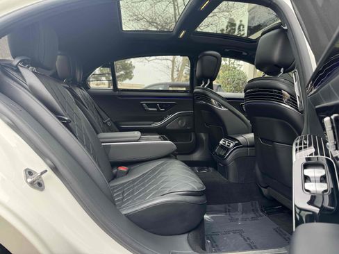Used 2021 Mercedes-Benz S 580 4MATIC Sedan w/ AMG Line image 36