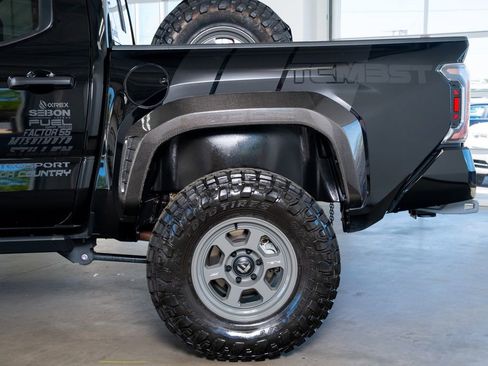 Used 2024 Toyota Tacoma TRD Off-Road image 24