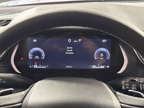 Used 2025 Jeep Grand Cherokee Altitude image 17