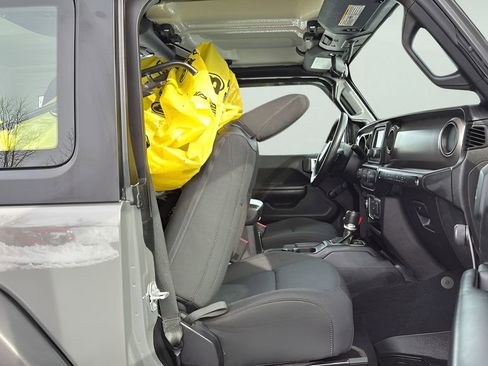 Used 2021 Jeep Wrangler Sport AWD/4WD image 12