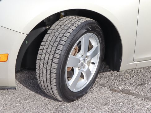 Used 2016 Chevrolet Cruze LT image 16