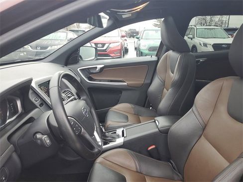 Used 2016 Volvo XC60 T5 Premier w/ Proximity Package image 18