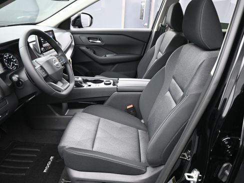 New 2026 Nissan Rogue SV image 10