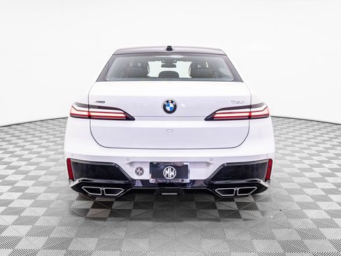 Used 2025 BMW 760i xDrive image 4