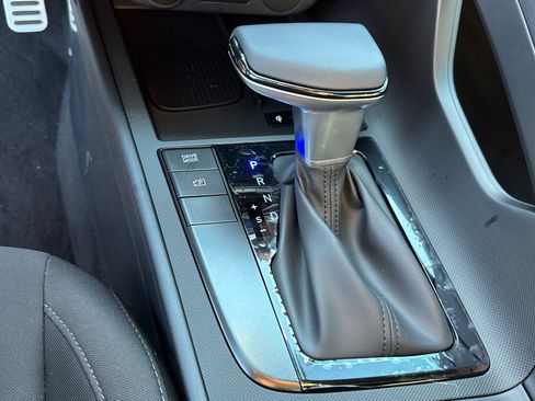 Certified 2025 Hyundai Elantra Sport FWD image 33
