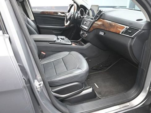 Used 2017 Mercedes-Benz GLS 450 4MATIC image 31