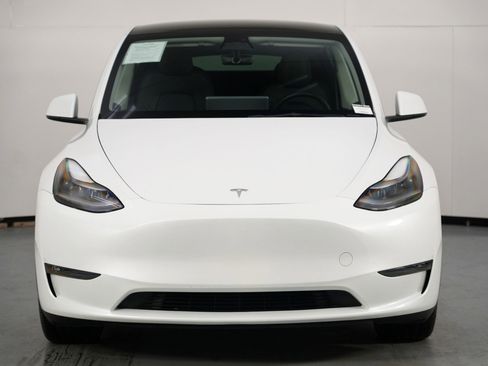 Used 2023 Tesla Model Y Long Range image 47