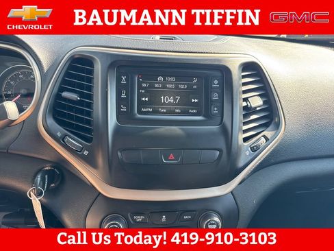 Used 2014 Jeep Cherokee Latitude AWD/4WD image 11