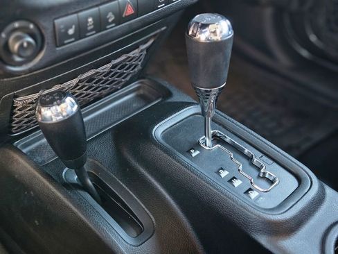 Used 2017 Jeep Wrangler Unlimited Rubicon w/ Cold Weather Group image 20