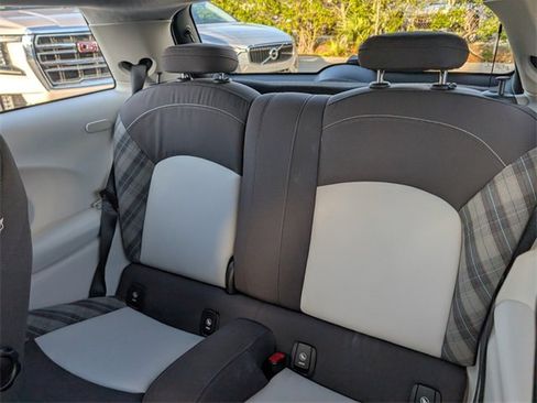 Used 2015 MINI Cooper S image 13