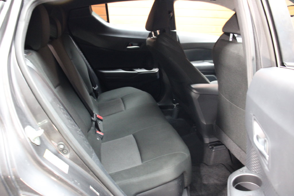 Used 2018 Toyota C-HR XLE FWD image 18