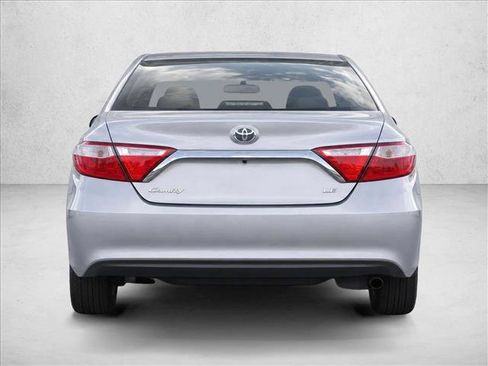 Used 2017 Toyota Camry LE FWD image 6
