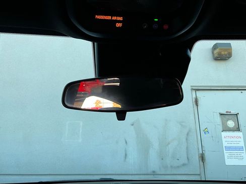 Used 2025 Buick Envista Sport Touring image 16