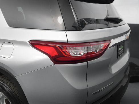 Used 2018 Chevrolet Traverse LT image 13