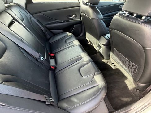 Used 2024 Hyundai Elantra Limited image 15