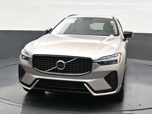 Used 2025 Volvo XC60 T8 Plus w/ Protection Package Premier AWD/4WD image 9