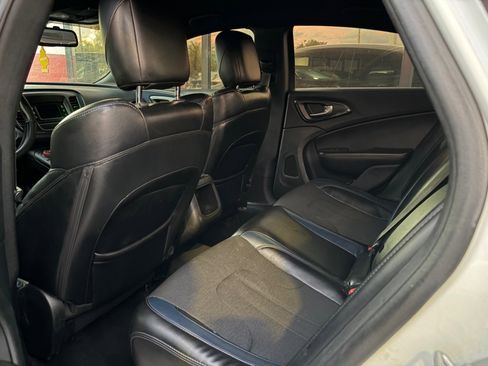 Used 2015 Chrysler 200 S FWD image 14