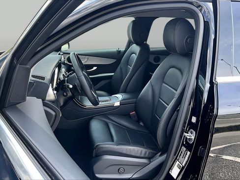 Certified 2022 Mercedes-Benz GLC 300 w/ Premium Package Lite image 8