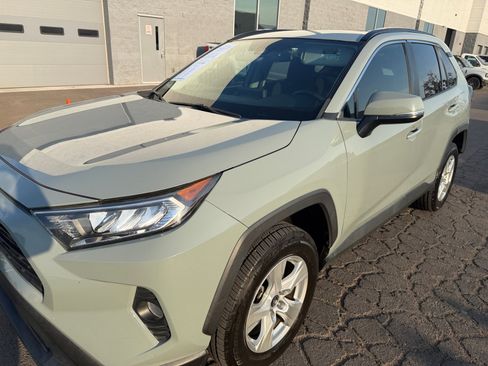 Used 2021 Toyota RAV4 XLE w/ Convenience Package FWD image 10