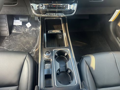 New 2026 Lincoln Corsair Premiere image 15