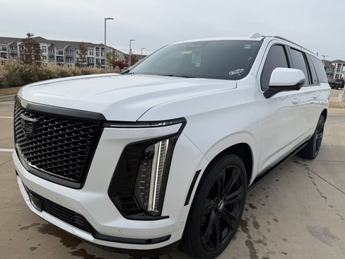 Certified 2025 Cadillac Escalade ESV Sport Platinum w/ LPO, Floor Liner Package image 11