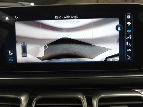 Used 2024 Mercedes-Benz GLS 63 AMG 4MATIC image 19