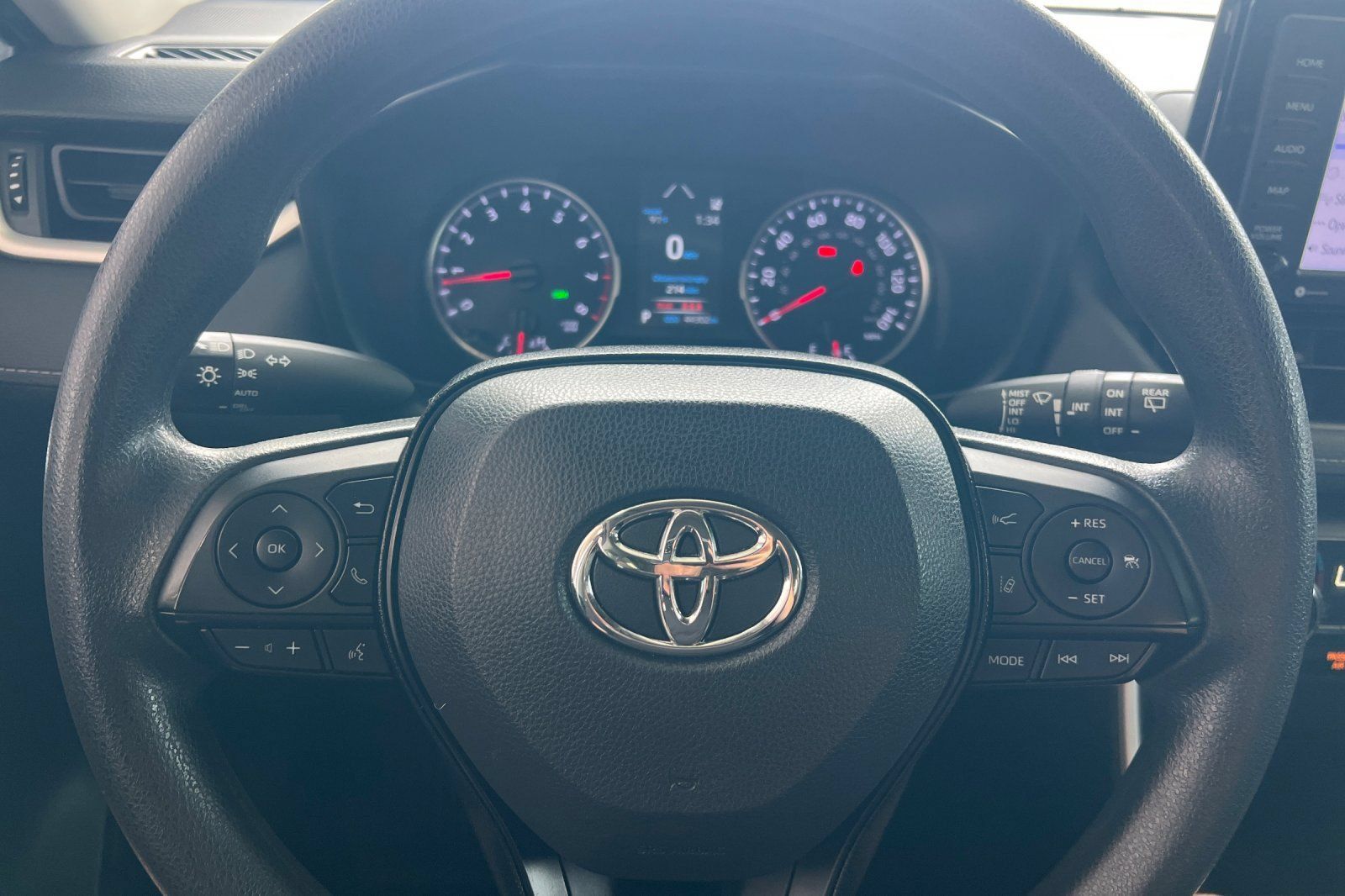 Used 2022 Toyota RAV4 XLE AWD/4WD image 20