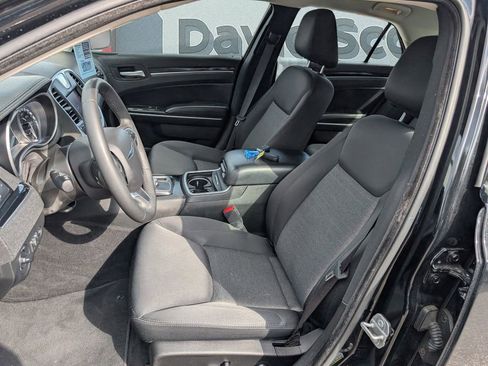 Used 2023 Chrysler 300 Touring w/ Sport Appearance Package image 12