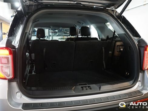 Used 2022 Ford Explorer XLT AWD/4WD image 29