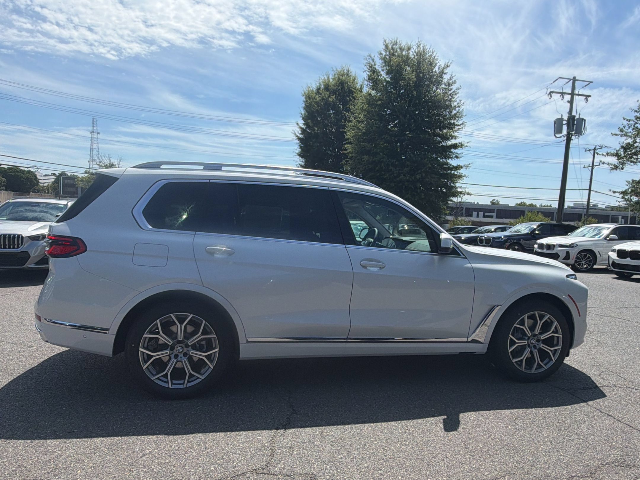 Used 2027 BMW X7 xDrive40i AWD/4WD image 8