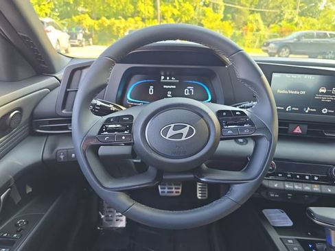 New 2026 Hyundai Elantra SEL Sport FWD image 17