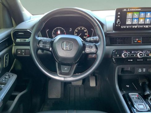 Used 2024 Honda Pilot TrailSport image 8