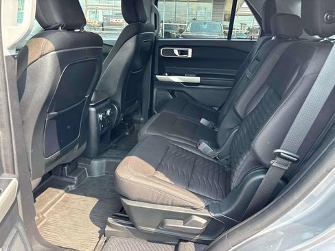 Used 2020 Ford Explorer XLT w/ Comfort Package AWD/4WD image 16