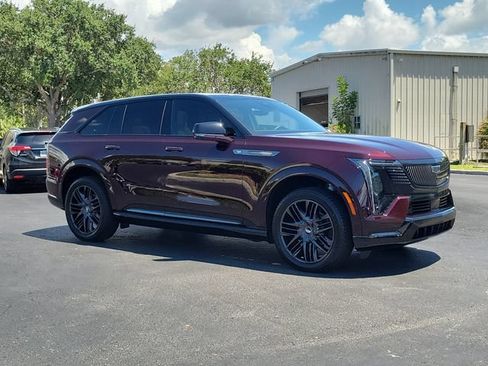 Certified 2025 Cadillac Escalade IQ Sport 2 w/ LPO, ONYX Package AWD/4WD image 5