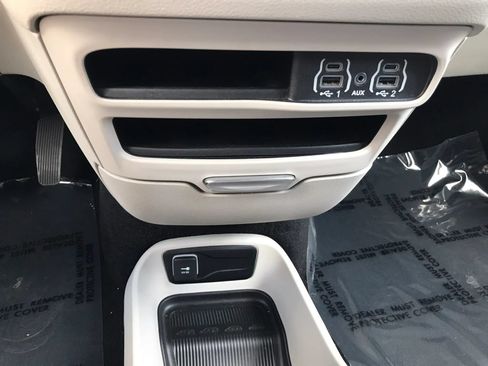 Used 2023 Chrysler Voyager LX FWD image 60