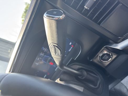 Used 2024 Ford F350 Lariat w/ Camper Package image 23