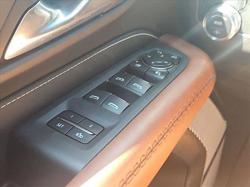 Used 2024 GMC Yukon Denali Ultimate AWD/4WD image 24