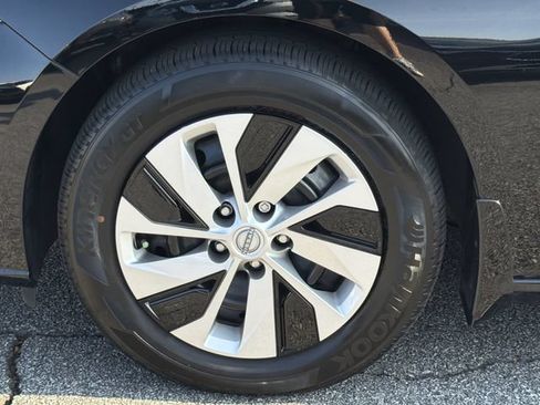 Certified 2025 Nissan Altima 2.5 S FWD image 13