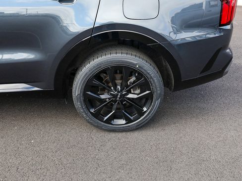 Used 2022 Kia Sorento SX image 3