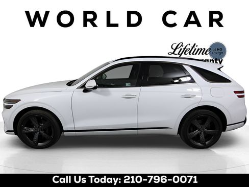 Used 2025 Genesis GV70 3.5T Sport w/ Sport Prestige Package AWD/4WD image 4