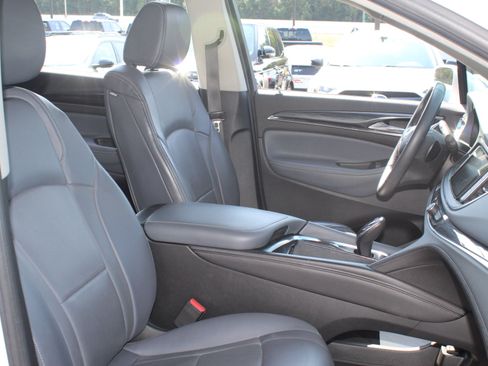 Used 2018 Buick Enclave Essence FWD image 37