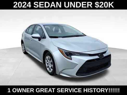 Used 2024 Toyota Corolla LE image 2