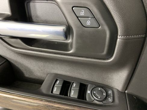 Used 2020 GMC Sierra 1500 SLE w/ SLE Value Package image 19