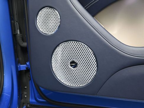 Used 2025 Bentley Bentayga image 33