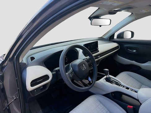 Certified 2023 Honda HR-V LX image 9