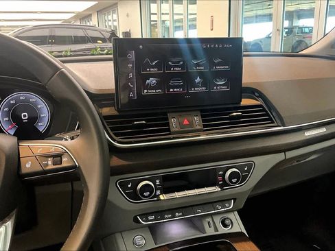 Used 2023 Audi Q5 2.0T Premium Plus w/ Premium Plus Package image 7