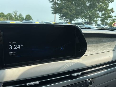 Used 2024 Hyundai Palisade Calligraphy image 19