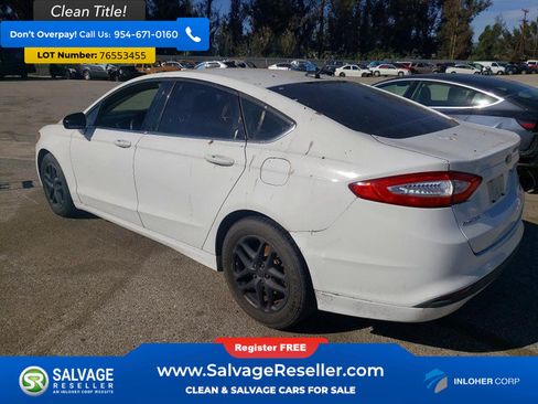Used 2016 Ford Fusion SE FWD image 3