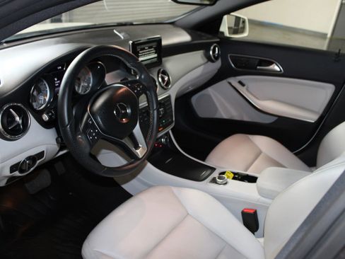Used 2014 Mercedes-Benz CLA 250 image 6