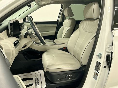 Used 2024 Hyundai Palisade Calligraphy image 9